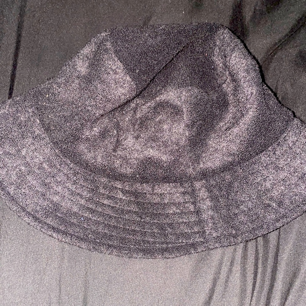 Towel like material bucket hat black